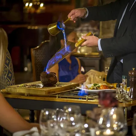 מלון The Revere 3*