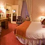 The Revere Otel 3*